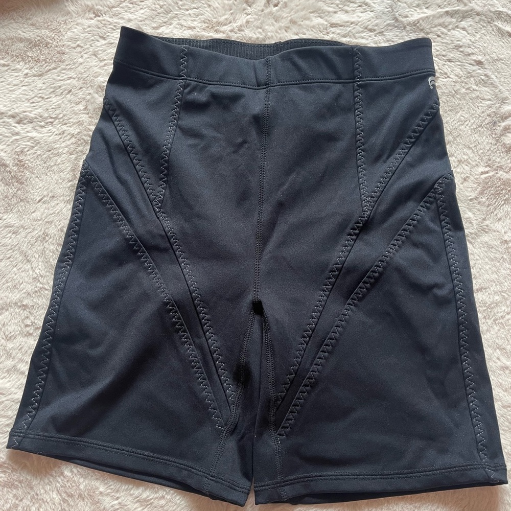 Fabletics high waisted statement motion365 biker short NWT XS